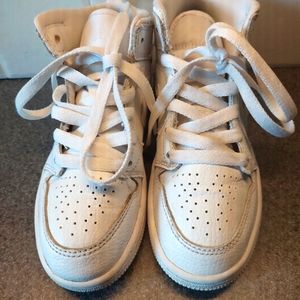 Jordan Mid 1 white 12c
